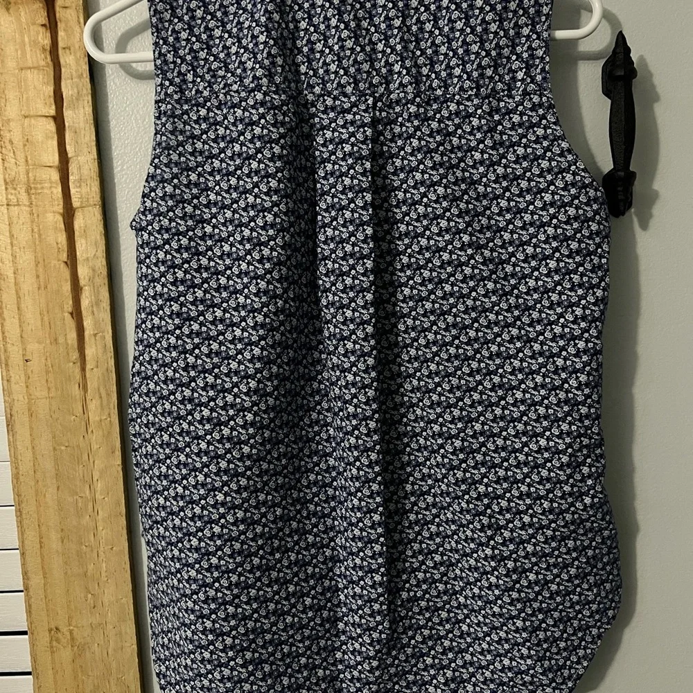 Frank and Eileen Fiona Sleeveless Tee - Picture 2 of 8